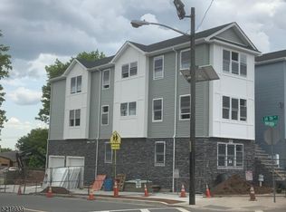 218 Hunterdon St, Newark, NJ 07103