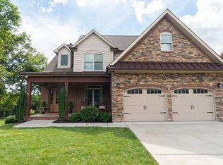 2126 Leah Ln, Maryville, TN 37803