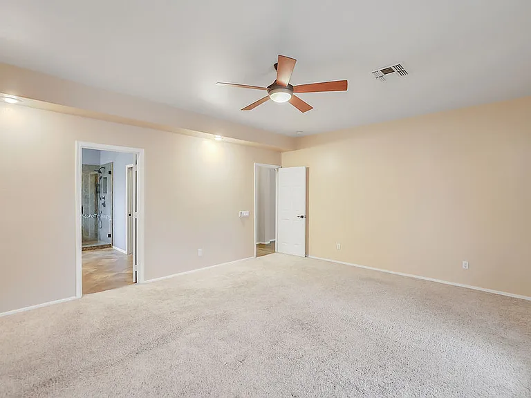 1380 N Concord Ave — Photo 23