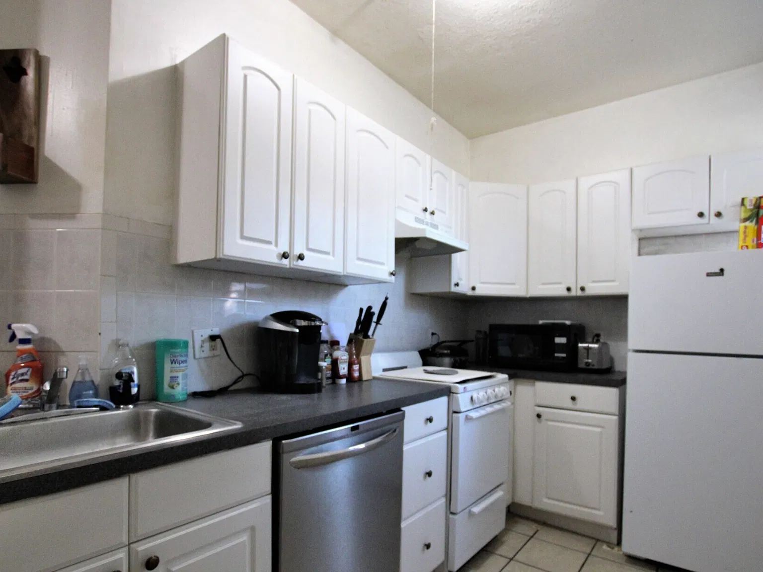 4 bed, 1025 sqft, $5,250 — Photo 3