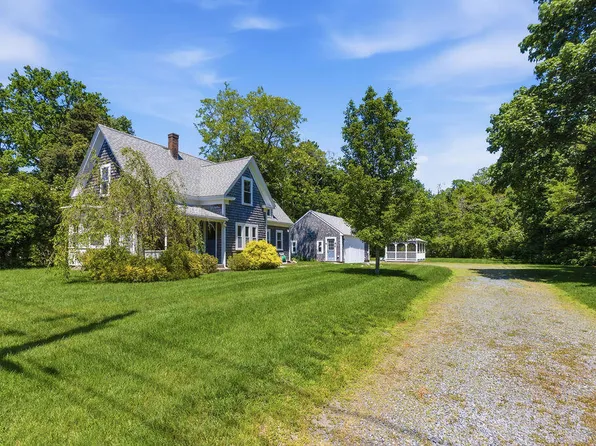 18 Nobscussett Road, Dennis, MA 02638