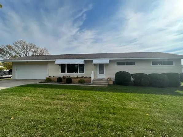 1214 10th St SW, Wadena, MN 56482