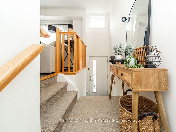 2nd image of 1525 Kingston Rd #103