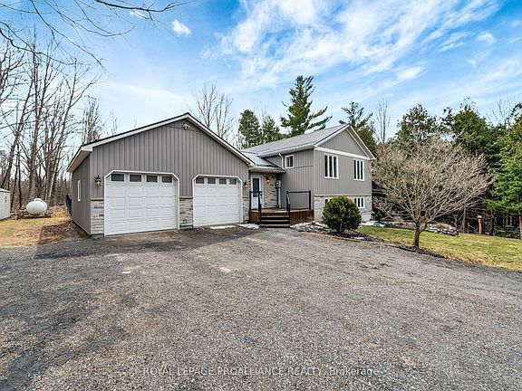 3rd image of 850 Moneymore Rd