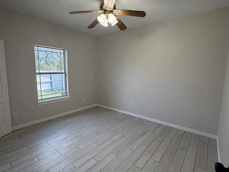 1130 Silverado Cir — Photo 6