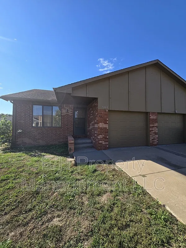 3 bed, 2.0 bath, 1800 sqft, $1,350 — Photo 1