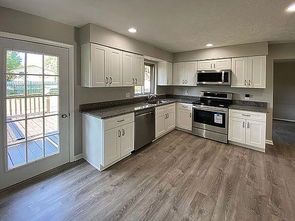 5th image of 7571 Primrose Dr