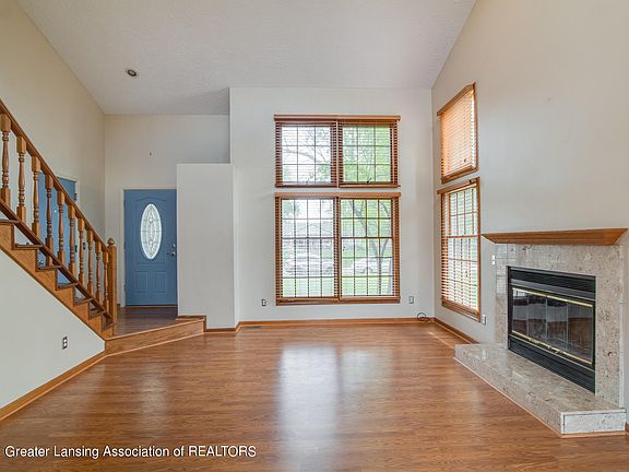 4th image of 3456 Parkwood Dr