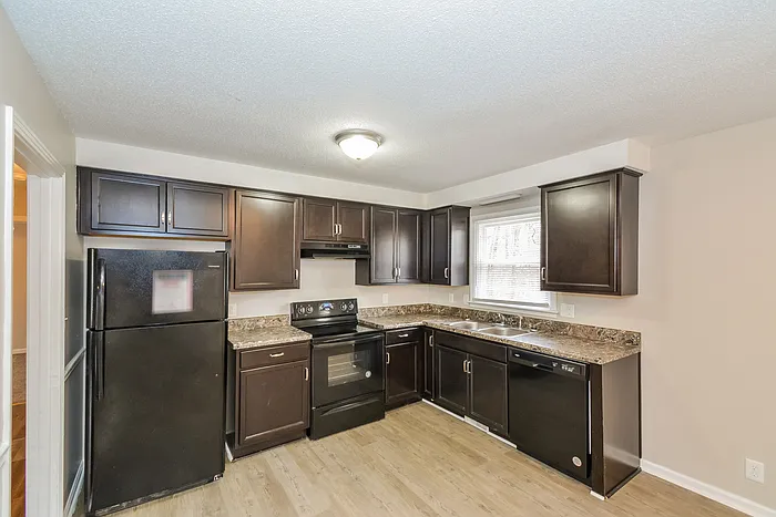 405 Lillie Belle Ln — Photo 6