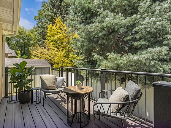 4th image of 281 E Regent Park Ct S