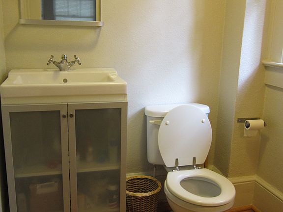 5th image of 8 Oteen Park Pl