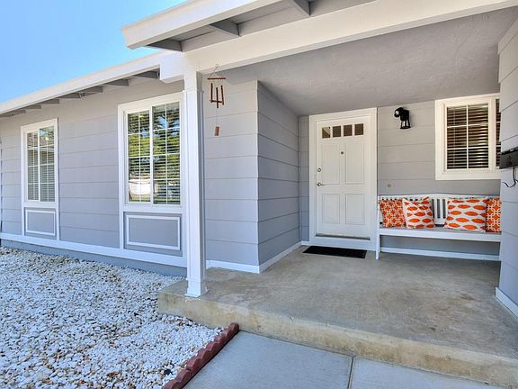 3rd image of 1053 Heatherfield Ln