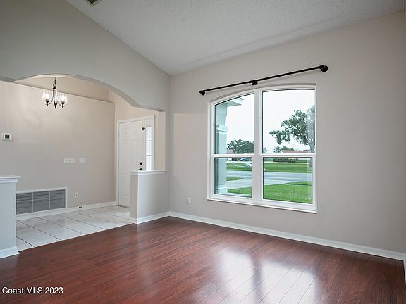 5th image of 20515 Maxim Pkwy