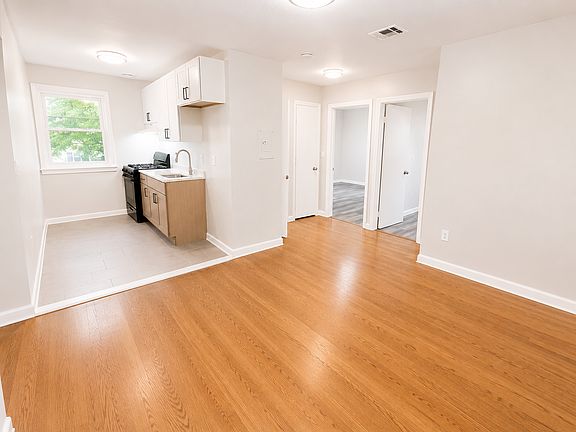 2nd image of 378 Clinton Pl #2