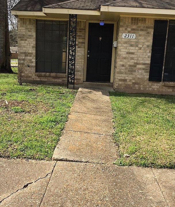 2nd image of 2311 Loreco St