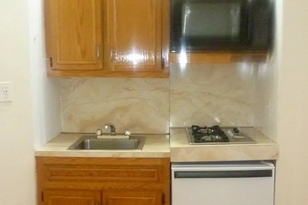 Rented by KVNY Soho | media 42