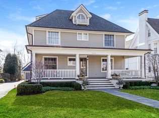 416 Cumnor Rd, Kenilworth, IL 60043