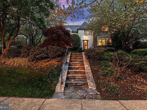 3rd image of 206 Kemble Rd