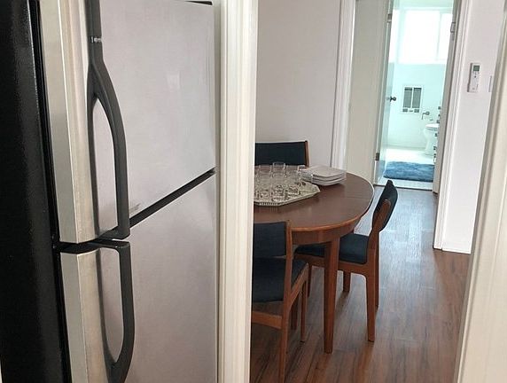 5th image of 1328 Havenhurst Dr APT 206