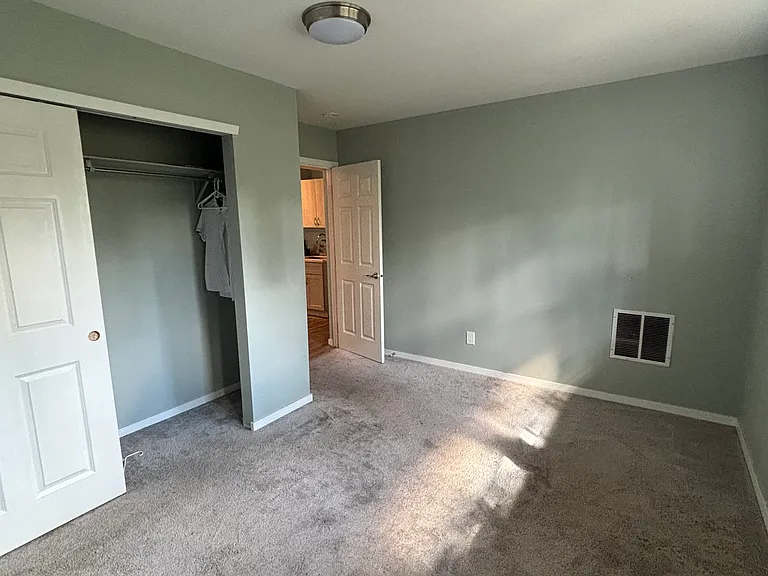 11726 Beacon Ave S — Photo 3