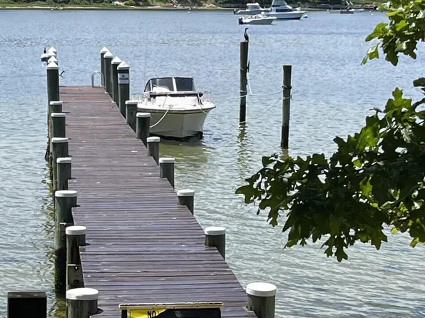 242 Herring Creek Rd, Tisbury, MA 02568