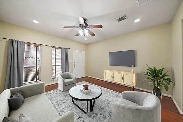 2230 Naomi St — Photo 2