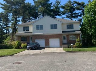 25 Dalex Ct, Glen Cove, NY 11542