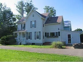 3rd image of 33 Elm St