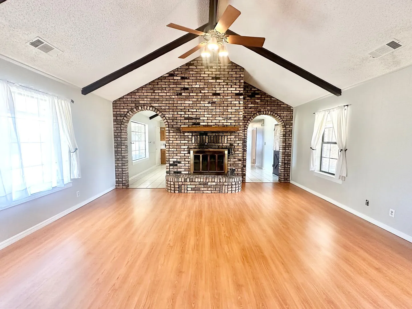Country Living in Aubrey Spacious 4-Bedroom Home Minutes from Denton — Photo 4