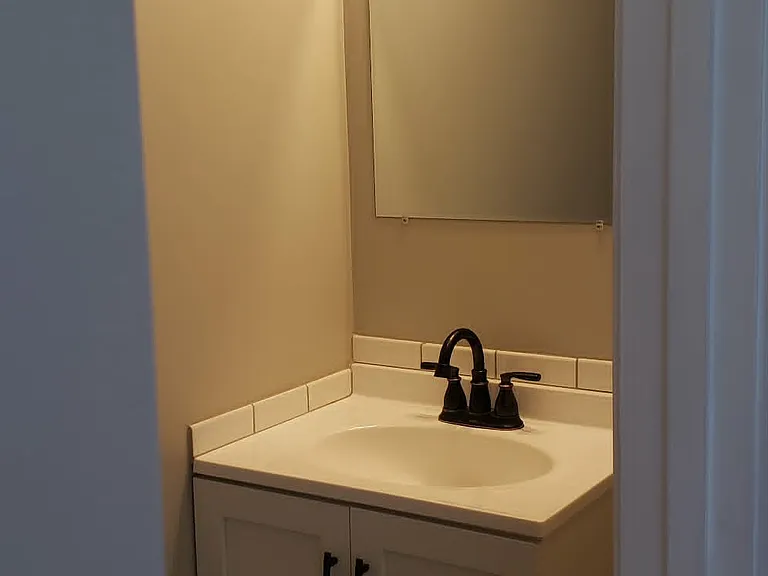 408 E 2nd St #1 — Photo 3