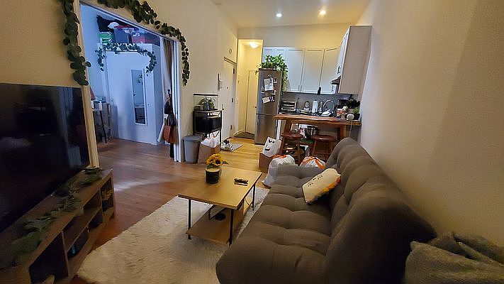 1st image of 218 W 72nd St APT 4RE