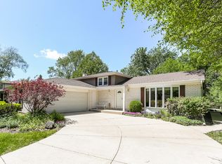 4014 Carousel Dr, Glenview, IL 60026
