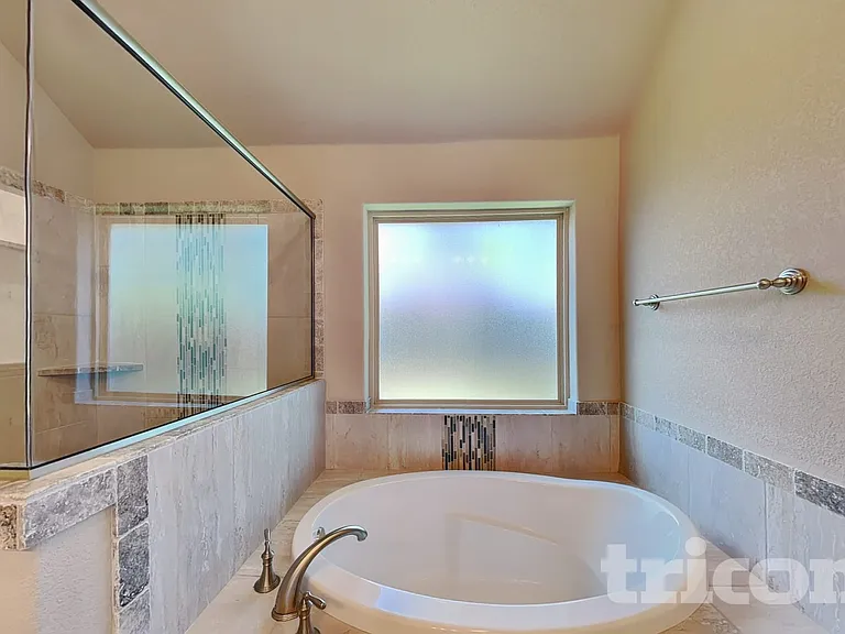 4406 Logan Cir — Photo 8