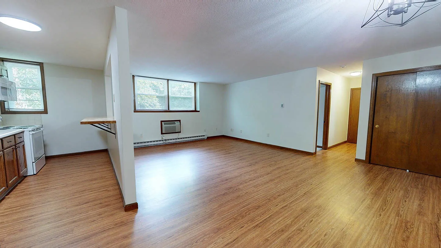 215 Kings Highway — Photo 4