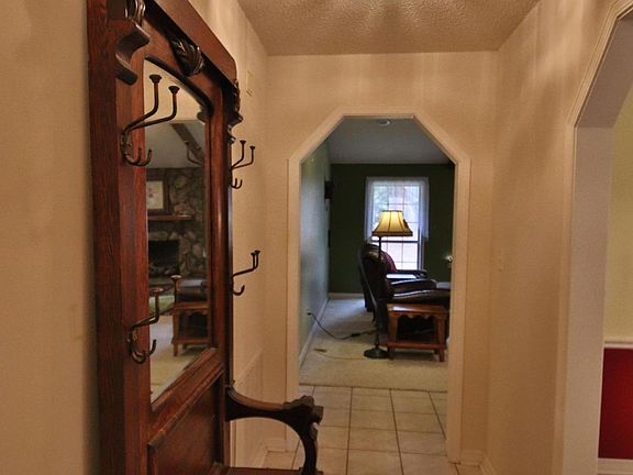 4th image of 8464 NE Pines Dr
