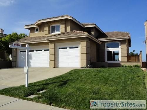 1st image of 1049 Honeysuckle Dr