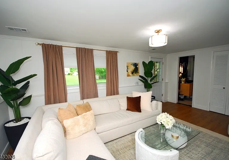 830 E Meadow Dr — Photo 27