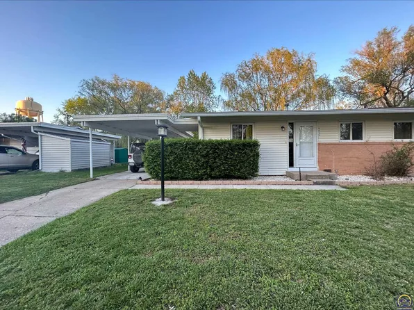 6938 SW Montara Pkwy, Topeka, KS 66619