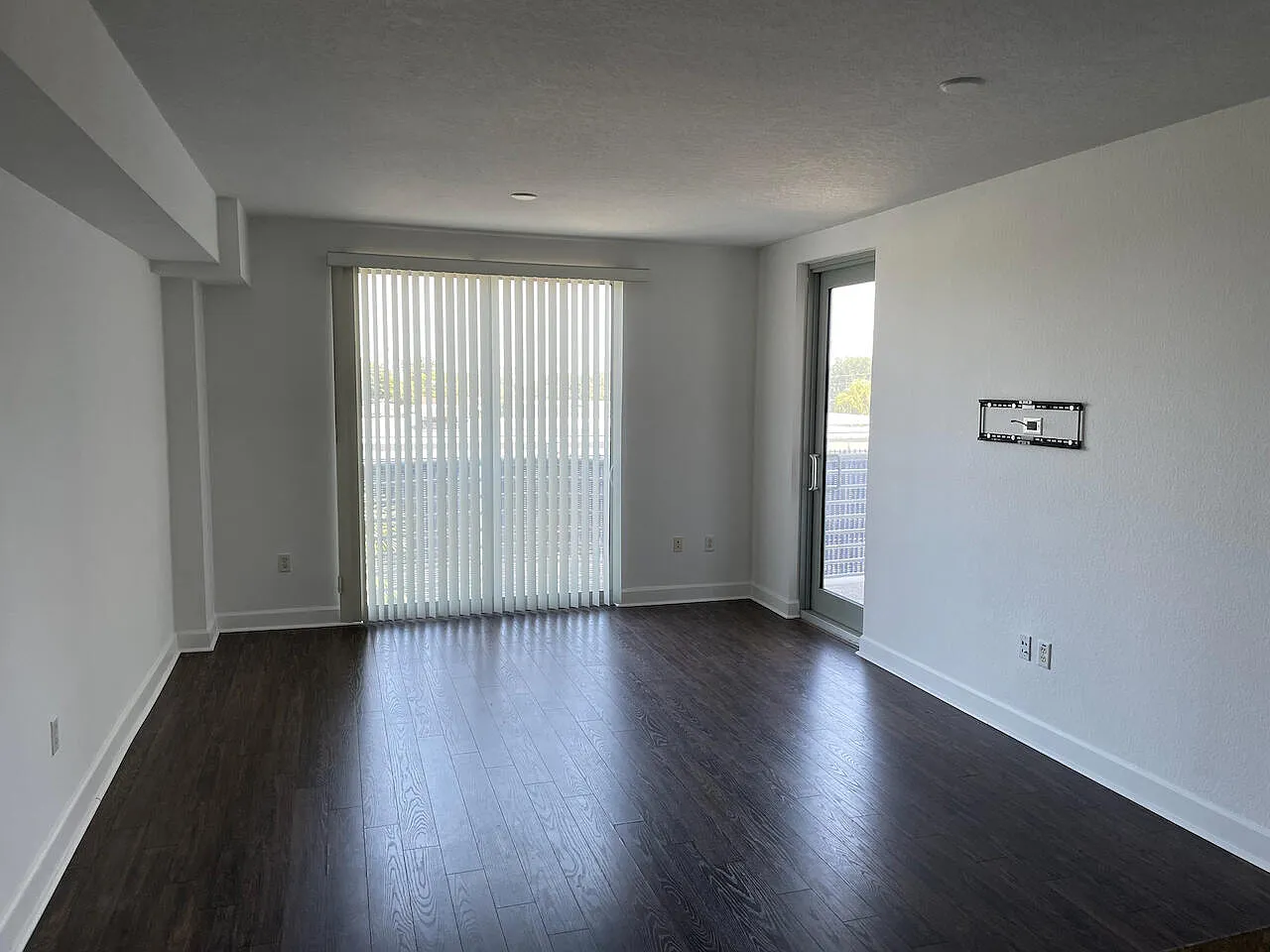 2 bed, 2.0 bath, 1036 sqft, $2,550 — Photo 1