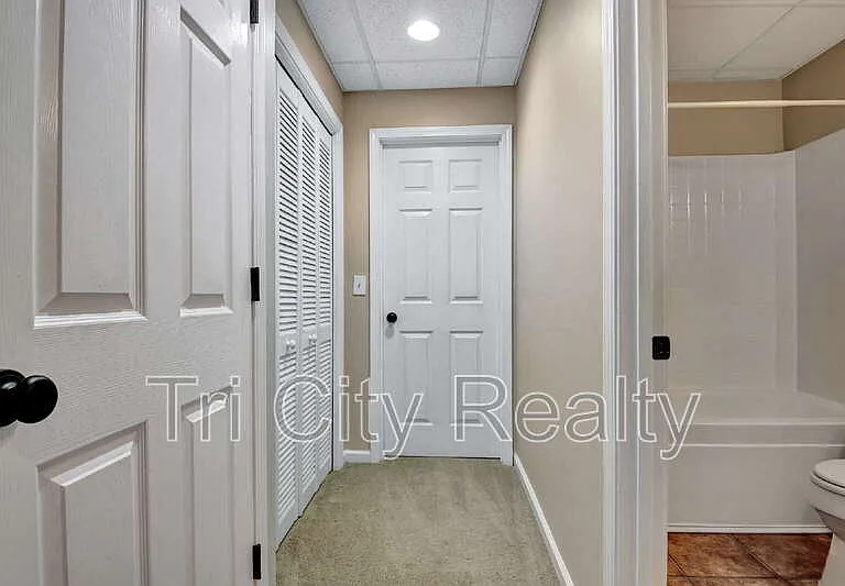 49 Montrose Ln — Photo 79