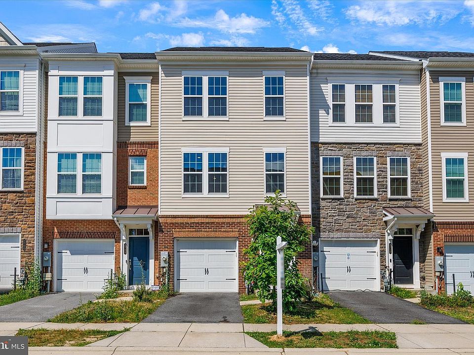 1st image of 2708 Wessex Cir