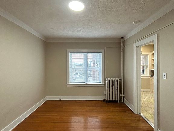 4th image of 105 N 38th St APT 14