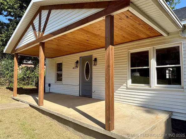202 W 9th St, Dewar, OK 74437