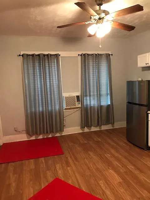6836 Avenue C — Photo 2