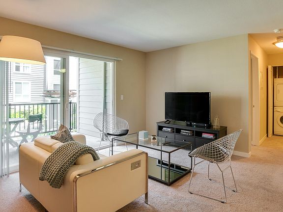 3rd image of 510 Mansion Ct #105