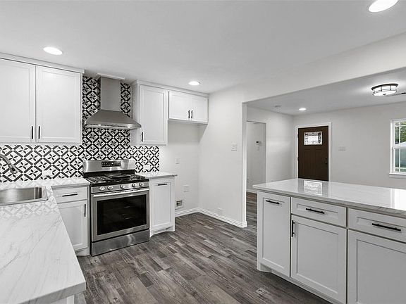 3rd image of 2434 San Francisco Dr