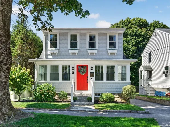 10 Hazel St, Milton, MA 02186
