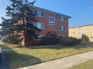286 7th St #3A, Wheeling, IL 60090