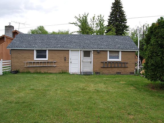 3rd image of 504 11th Ave E
