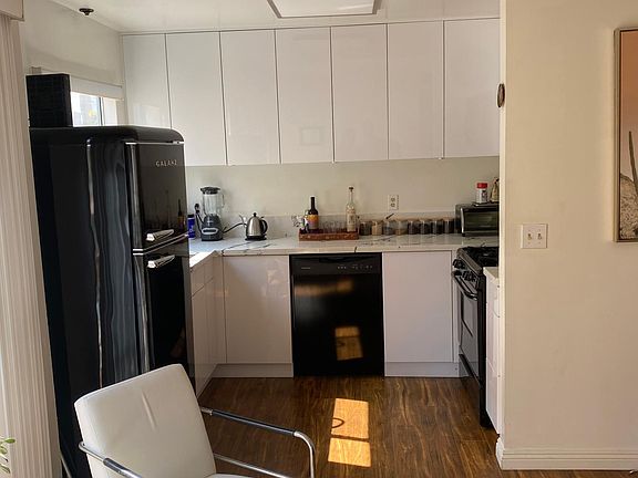5th image of 1216 S Sherbourne Dr APT 102